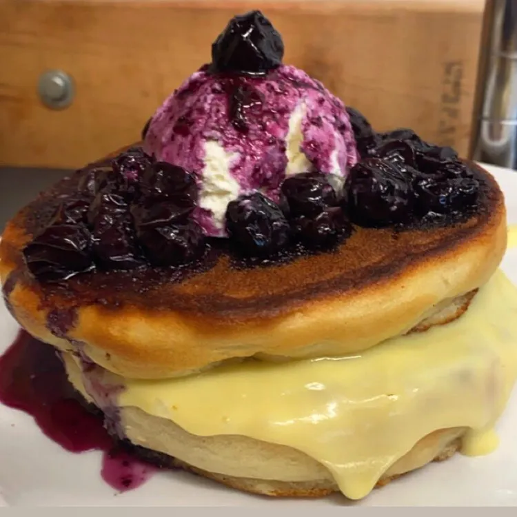 Creme Blueberry Pan Cakes